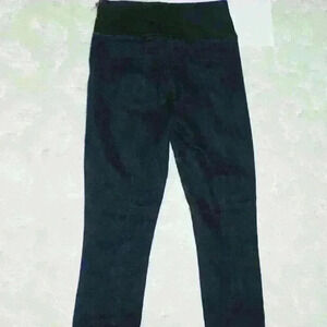 - NWOT GUESS PUSH UP LEGGINGS